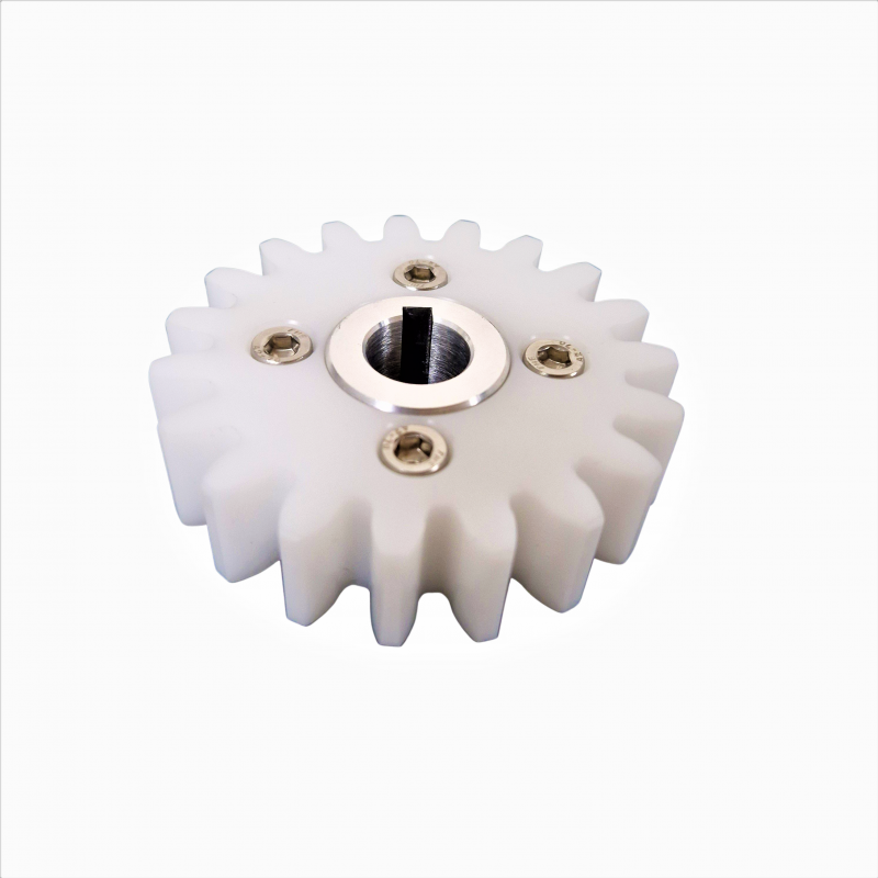 Gear wheel with hub