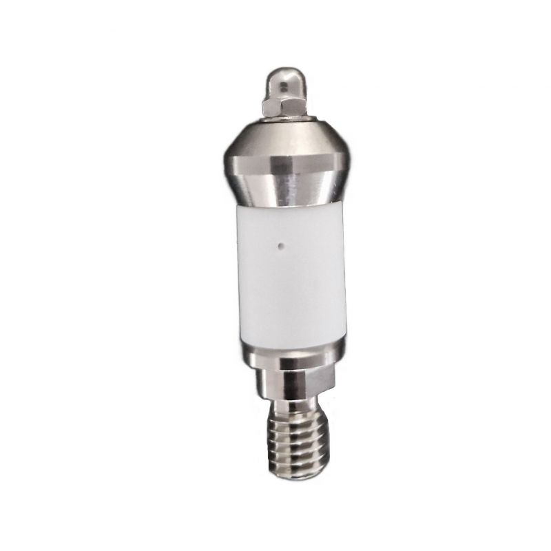 Rotating spray nozzle
