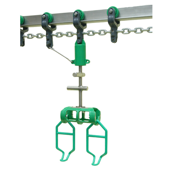 Turnable cut up shackle