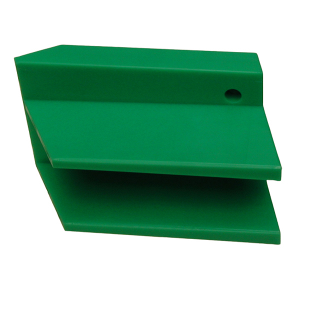 Shackle guidance outlet